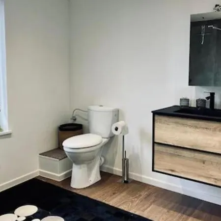 Chic Vintage In Apartment *