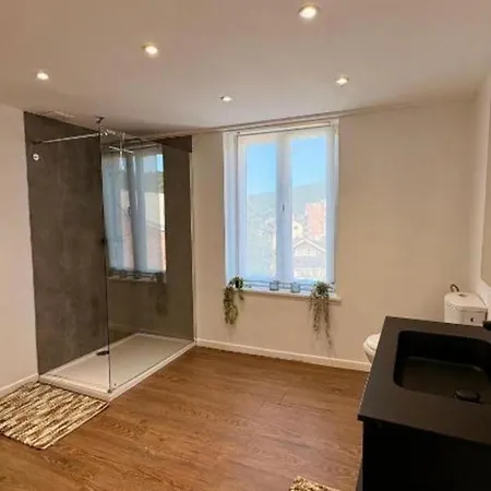 Chic Vintage In Apartment Spa