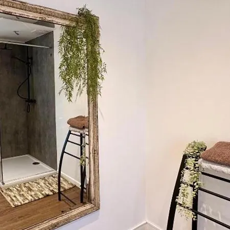 Chic Vintage In Apartment *